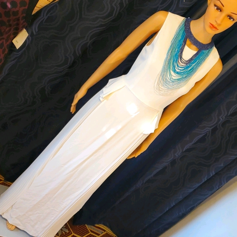 Very classy 👏 summer or small wedding